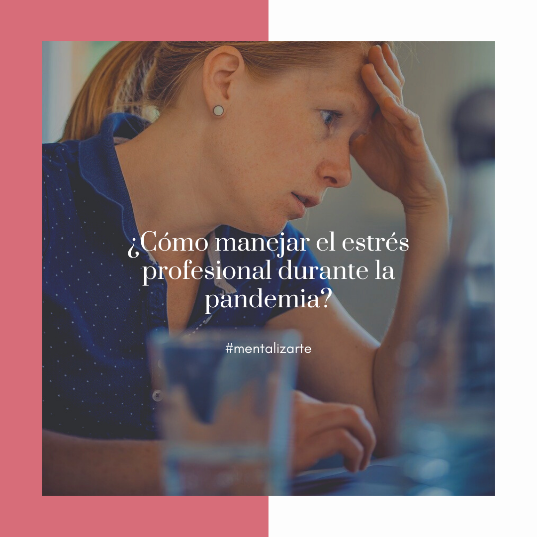 mujer estresada frente a a computadora